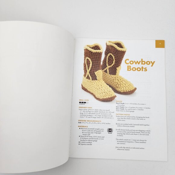 Lot of 2 Annie's Attic Crochet Books Big Foot Boutique & Mile A Minute Slippers - Picture 6 of 16